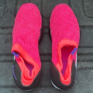 Nike Aquasock 360 women’s size 10